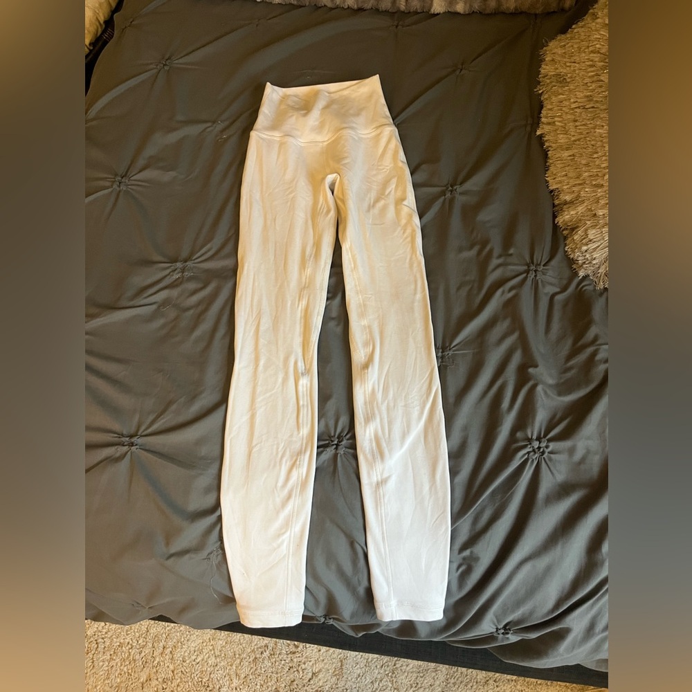 Lululemon white wunder under leggings